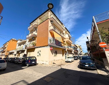 Foto Appartamento in via mario manuzzi  12, Modugno di 138 m² con 4 locali