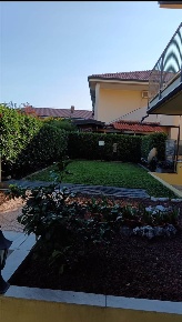 Foto Appartamento in Via Alcide De Gasperi  3, Trezzano Rosa di 83 m²