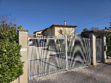 Foto Villa unifamiliare in Via delle Marmore  4, Perugia Pianello di 300 m²