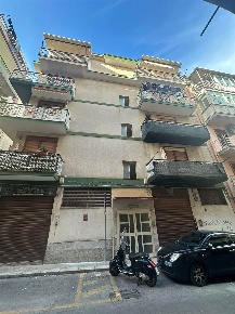 Foto Appartamento a Palermo Arenella di 144 m² con 5 locali in vendita