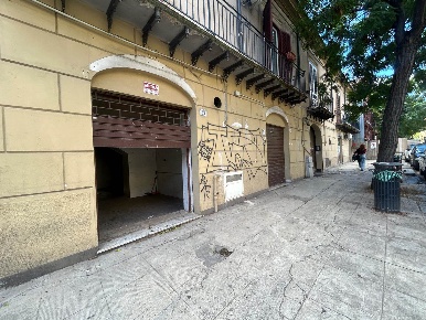 Foto Negozio in CORSO CALATAFIMI 50, Palermo di 110 m² con 2 locali