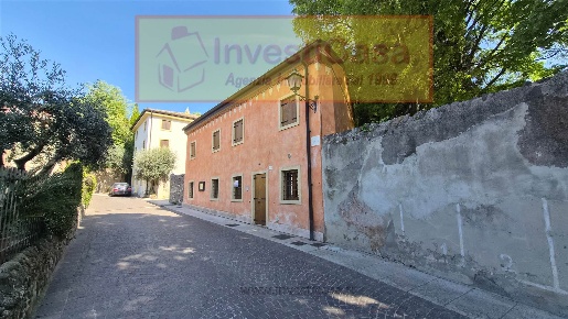 Foto Rustico a Lazise Colà di 146 m² con 4 locali in vendita