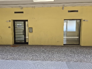 Foto Ufficio a Argelato Zona Artigianale Funo di 174 m² con 4 locali