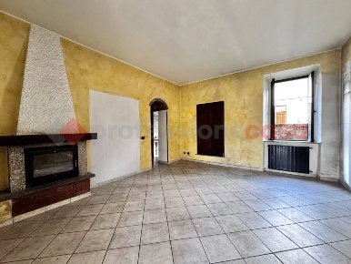 Foto Villa bifamiliare in Piave, Sesto Calende Centro di 76 m² con 2 locali