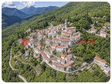 Foto Appartamento in Via San Frediano 14, Bagni di Lucca di 76 m²