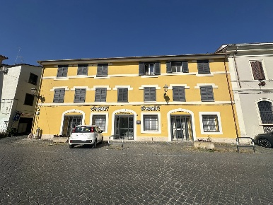 Foto Negozio in Via Antonio Gramsci 12, Civita Castellana Centro di 280 m²