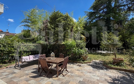 Foto Villa singola a Ravenna Gallery - Rubicone di 250 m² con 6 locali