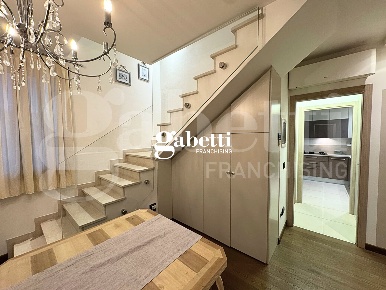 Foto Appartamento a Rimini Sant'Aquilina di 100 m² con 4 locali in vendita