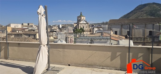 Foto Case semi ndipendenti a Alcamo Centro di 480 m² con 5 locali