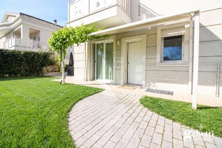 Foto Appartamento a Cattolica di 170 m² con 5 locali in vendita