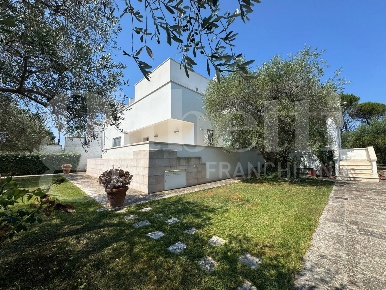 Foto Villa singola in Via Napoli 6, Bari Santo Spirito di 220 m² in vendita