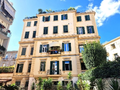 Foto Appartamento in Via Torquato Tasso 248, Napoli Vomero di 110 m²