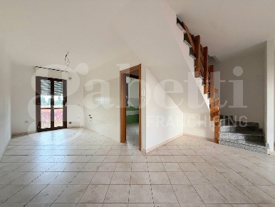 Foto Casa indipendente in Via botticelli snc, Uta di 80 m² con 4 locali