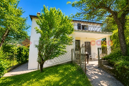 Foto Villa unifamiliare in Via Felgeto 2, Fumone di 240 m² con 4 locali