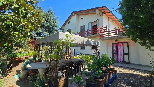 Foto Casa indipendente in SAN ZENO, Arezzo San Zeno di 210 m² con 9 locali