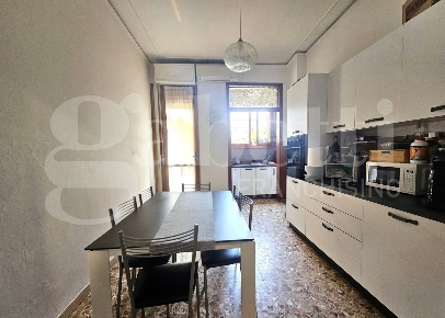 Foto Appartamento in Cetino, Campi Bisenzio Centro di 97 m² con 4 locali