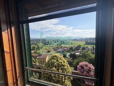 Foto Casa indipendente a Lucca Nozzano - Arliano di 130 m² con 7 locali