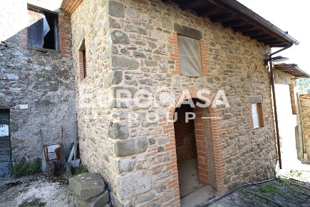Foto Casa indipendente a Pescaglia Centro di 119 m² con 4 locali in vendita