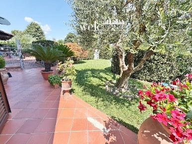 Foto Villa a schiera a Campi Bisenzio Capalle, La Villa, Esselunga
