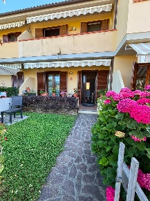 Foto Villa a schiera a Vecchiano Vecchiano Nodica di 110 m² con 5 locali