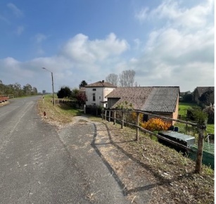 Foto Casa indipendente a Corana di 236 m² con 10 locali in vendita