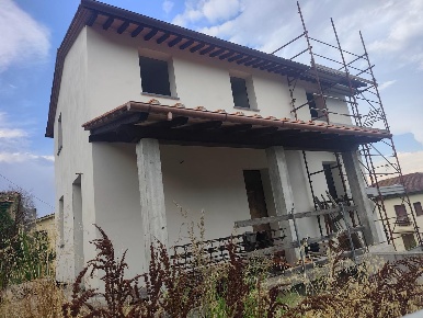 Foto Villa unifamiliare a Lucca Massa Pisana - Vicopelago di 180 m²