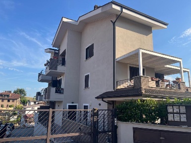Foto Appartamento in Via Marche 89, Fonte Nuova Santa Lucia di 90 m²
