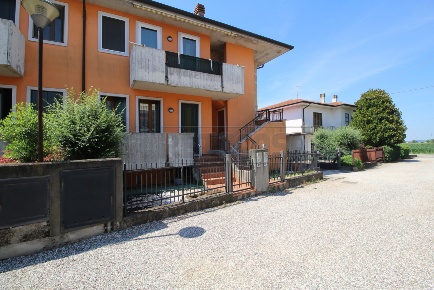 Foto Appartamento in Via Sant Antonio 60, Sarego Centro di 117 m²