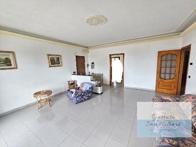 Foto Appartamento a Bianco di 140 m² con 5 locali in vendita