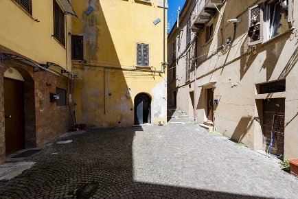 Foto Magazzino in Piazzetta Santa Lucia, Chieti Chieti Città di 70 m²