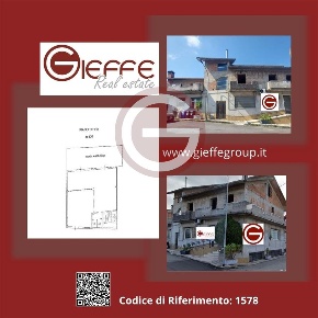 Foto Locale commerciale a Cittanova di 308 m² con 10 locali in vendita