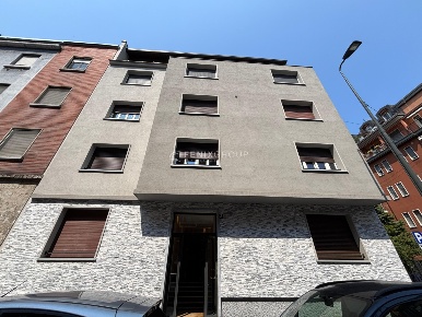 Foto Appartamento in Via Poggibonsi 3, Milano Gambara di 105 m² in vendita