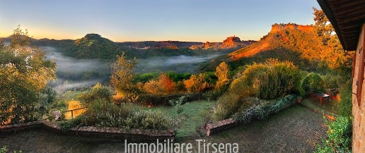 Foto Casale a Lubriano di 180 m² con 5 locali in vendita