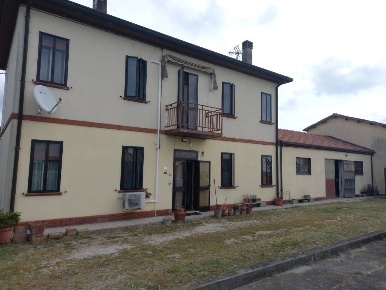 Foto Rustico in via Viazza 75, Riva del Po Guarda di 160 m² con 7 locali
