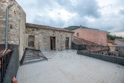 Foto Attico in Via Roma 26, Sasso di Castalda di 170 m² con 7 locali