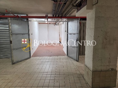 Foto Posti auto in Via De' Buttieri, Bologna Santo Stefano di 12 m²