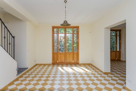 Foto Villa unifamiliare in VIA AI PIANI, Brunate di 207 m² con 3 locali