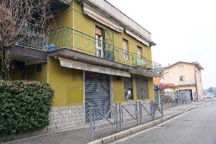 Foto Locale commerciale in via Trieste 157, Calusco d'Adda di 148 m²