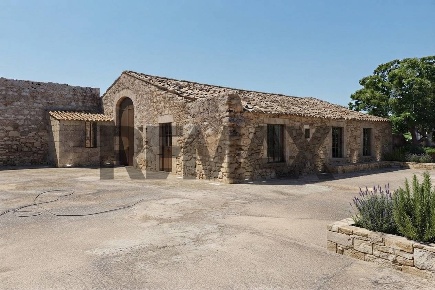 Foto Rustico in C.da Mossebi snc, Ragusa Croce - Selvaggio di 180 m²