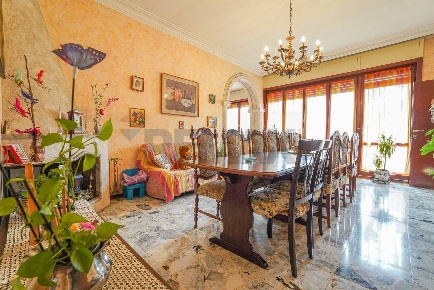 Foto Villa unifamiliare in Via Mascagni 100, Stezzano di 342 m² in vendita