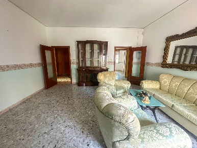 Foto Appartamento in VIA ROMA, Capua Centro di 120 m² con 4 locali