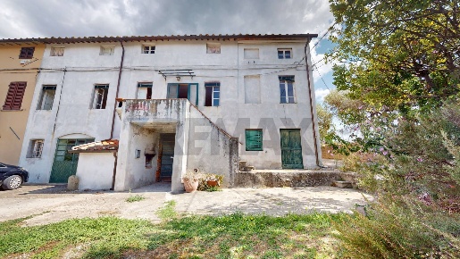 Foto Case semi ndipendenti in Via per Villa Pucci 15, Capannori di 177 m²