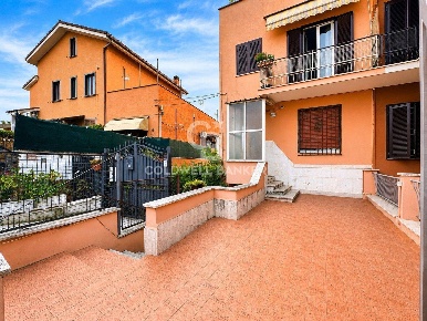 Foto Appartamento in Via Di Bravetta, Roma Pisana - Bravetta di 62 m²