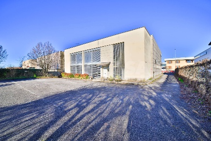 Foto Capannone industriale a Vimercate di 1740 m² in affitto