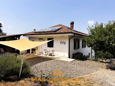 Foto Appartamento a Acqui Terme Centro con 5 locali in vendita