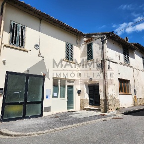 Foto Appartamento a Montelupo Fiorentino Centro di 140 m² con 7 locali