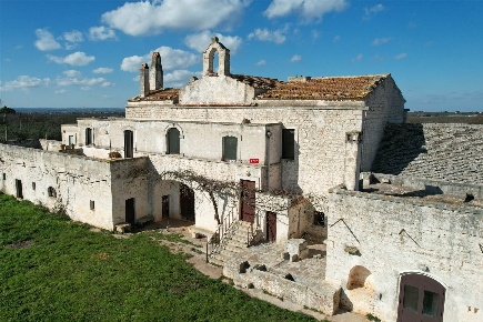 Foto Rustico in Via Santa Candida, Gioia del Colle Centro di 1000 m²