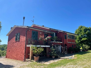 Foto Rustico a Soriano nel Cimino di 437 m² con 8 locali in vendita