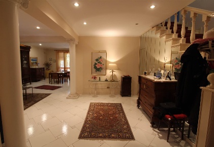 Foto Villa unifamiliare a Carlentini di 180 m² con 8 locali in vendita
