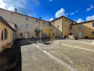 Foto Appartamento in SANTA COLOMBA, Monteriggioni di 81 m² con 5 locali